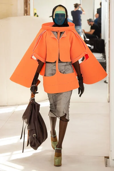 Look 1
